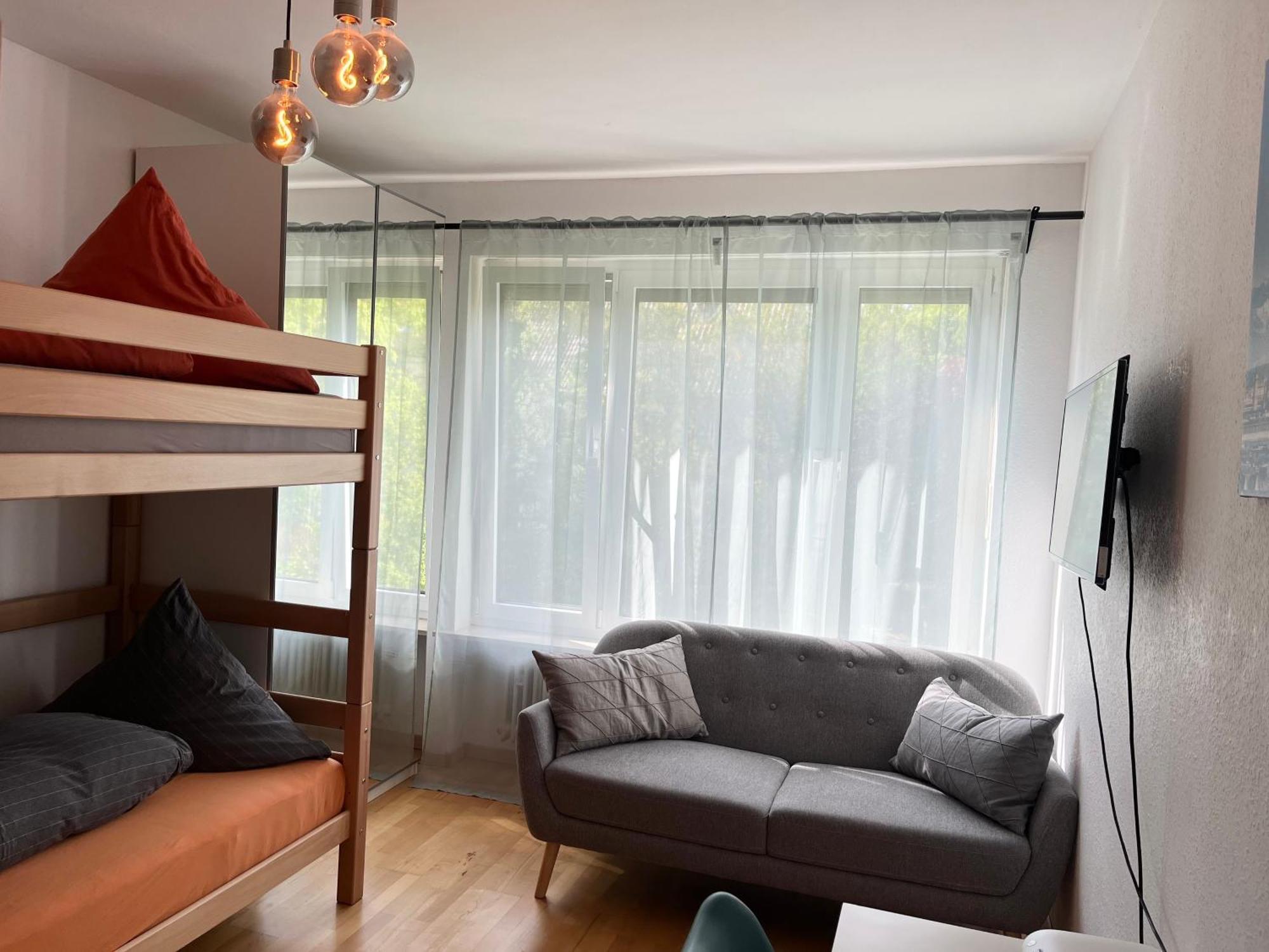Gemuetliche Mit Geteiltem Bad, Kueche Und Garten * Munich