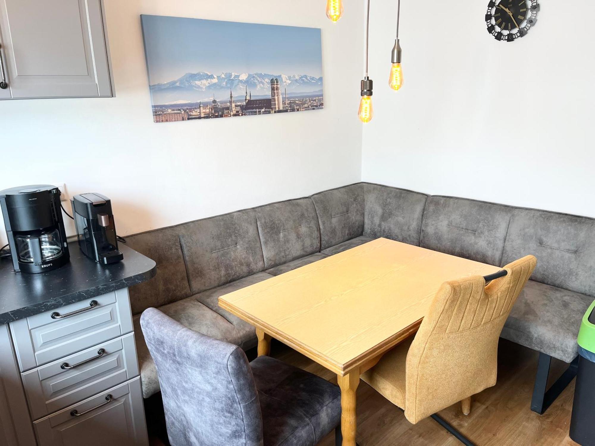 Gemuetliche Mit Geteiltem Bad, Kueche Und Garten Homestay
