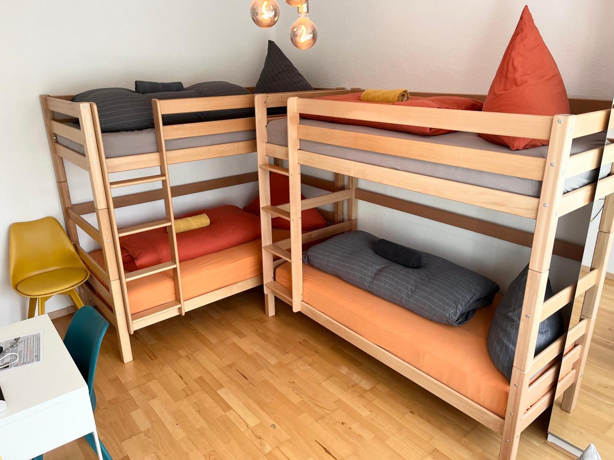 Gemuetliche Mit Geteiltem Bad, Kueche Und Garten Homestay