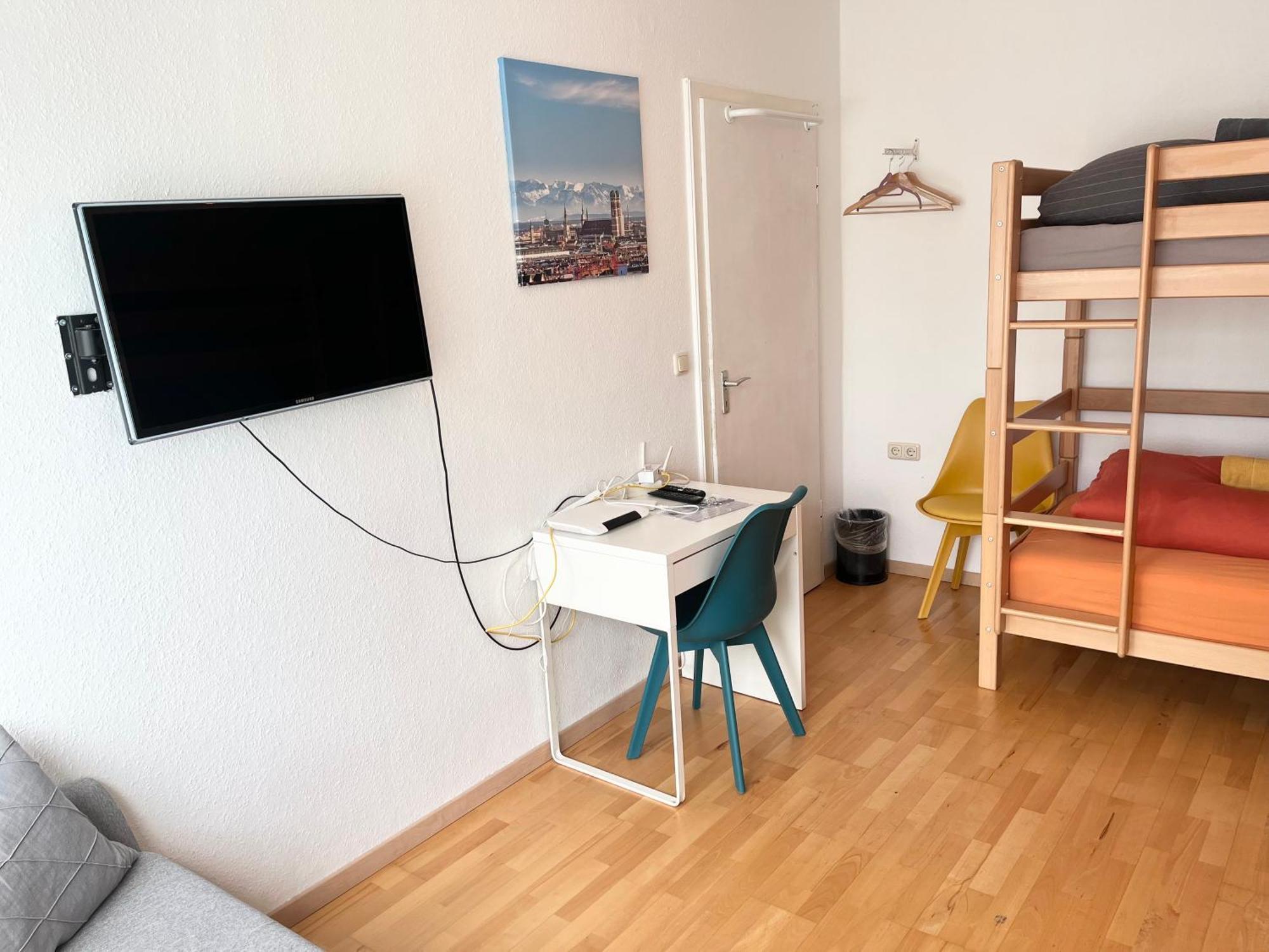 Privatunterkunft Gemütliches / Garten / In Geteilten Haus / Nahe Zentrum *